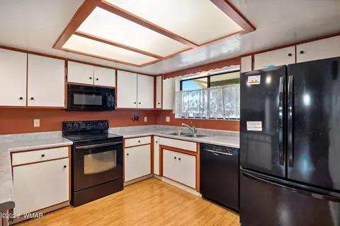 Kitchen - 865 E Tori Cir, Springerville, AZ 85938 photo 2 of 2