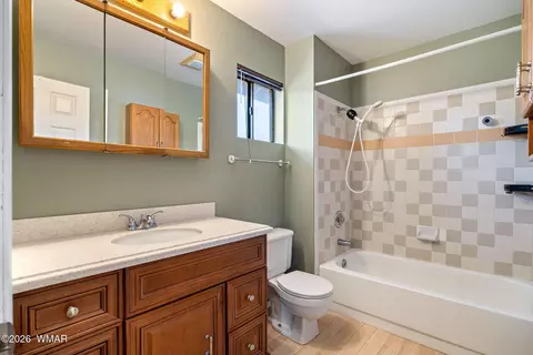 Bath - 1344 S Pine St, Eagar, AZ 85925 photo 2 of 4