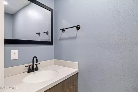 Bath - 1344 S Pine St, Eagar, AZ 85925 photo 1 of 4
