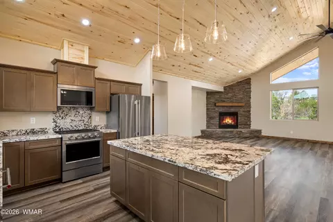 Kitchen - 2747 Apollo Cir, Overgaard, AZ 85933 photo 2 of 3