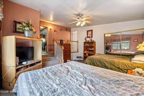 Bedroom - 2144 Indian Trl, Overgaard, AZ 85933 photo 2 of 3