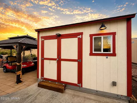 8202 Apache Way, Show Low, AZ 85901 photo 2