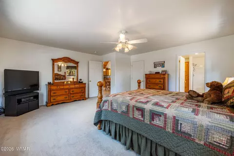 Bedroom - 2244 Double Bogey Way, Overgaard, AZ 85933 photo 2 of 4