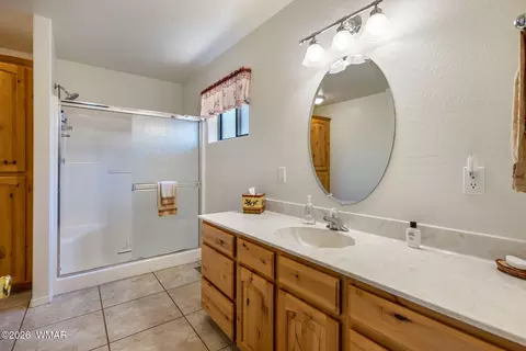 Bath - 2244 Double Bogey Way, Overgaard, AZ 85933 photo 1 of 2