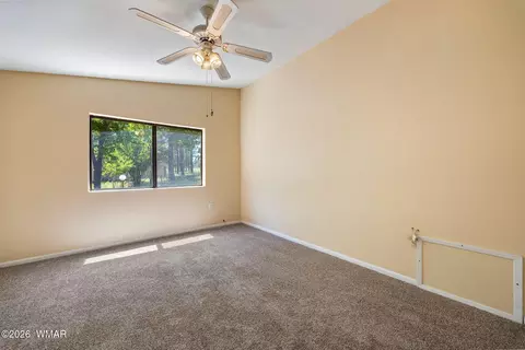 Bedroom - 2229 Chevelon Rd, Overgaard, AZ 85933 photo 2 of 5
