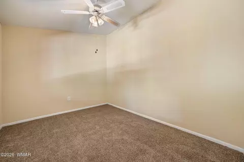 Bedroom - 2229 Chevelon Rd, Overgaard, AZ 85933 photo 3 of 5