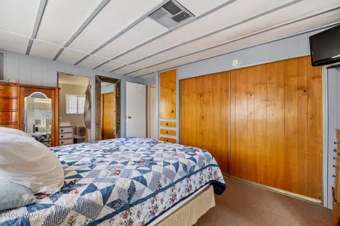 Bedroom - 455 S Tumbling T Dr, Springerville, AZ 85938 photo 2 of 4