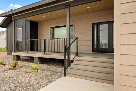Exterior - 433 W 4th Ave, Eagar, AZ 85925 photo 4 of 9