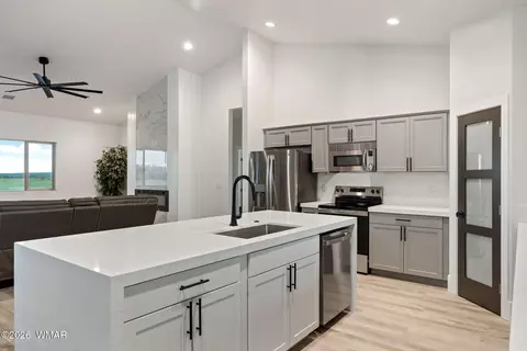 Kitchen - 433 W 4th Ave, Eagar, AZ 85925 photo 2 of 4