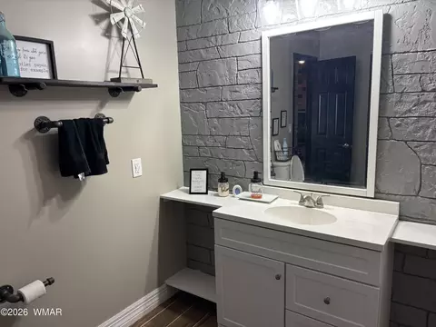 Bath - 1099 S Kellis Blvd, Snowflake, AZ 85937 photo 3 of 12