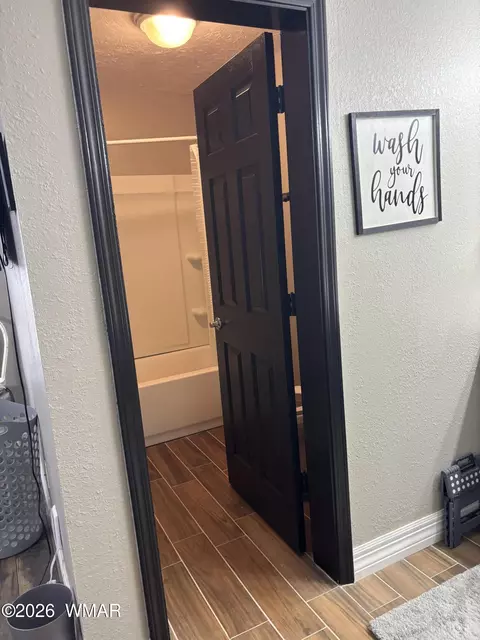 Bath - 1099 S Kellis Blvd, Snowflake, AZ 85937 photo 1 of 12