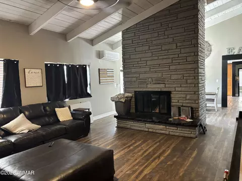 Living - 1099 S Kellis Blvd, Snowflake, AZ 85937 photo 1 of 2