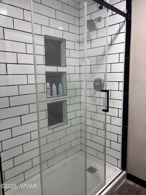 Bath - 1099 S Kellis Blvd, Snowflake, AZ 85937 photo 10 of 12