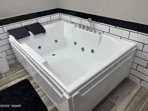 Bath - 1099 S Kellis Blvd, Snowflake, AZ 85937 photo 8 of 12