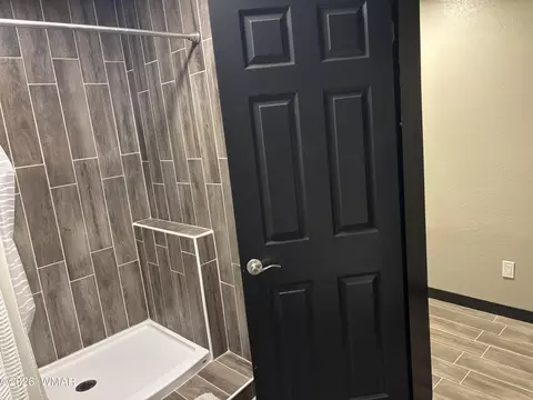 Bath - 1099 S Kellis Blvd, Snowflake, AZ 85937 photo 6 of 12