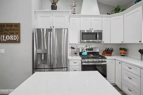 Kitchen - 4331 W Rencher Rd, Snowflake, AZ 85937 photo 3 of 5