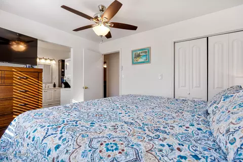 Bedroom - 3380 Turkey Run, Overgaard, AZ 85933 photo 2 of 3