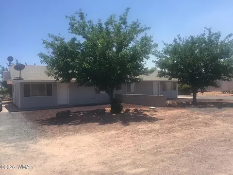304 Cedar Ave, Holbrook, AZ 86025