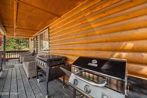Exterior - 3511 Broken Arrow Rd, Overgaard, AZ 85933 photo 5 of 10