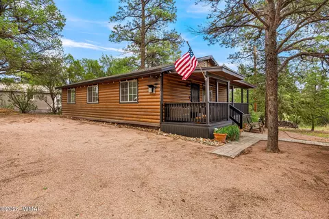 Exterior - 3511 Broken Arrow Rd, Overgaard, AZ 85933 photo 2 of 10