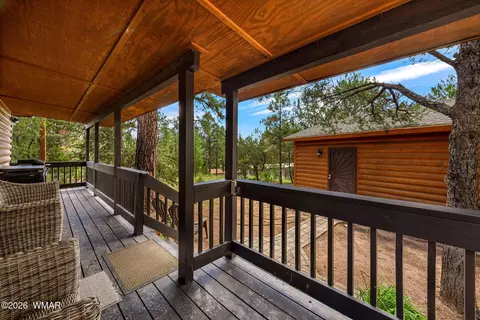Exterior - 3511 Broken Arrow Rd, Overgaard, AZ 85933 photo 4 of 10