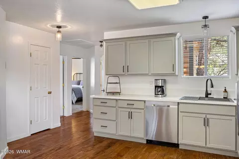 Kitchen - 3511 Broken Arrow Rd, Overgaard, AZ 85933 photo 3 of 3