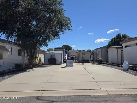 8233 Lake Front Dr, Show Low, AZ 85901