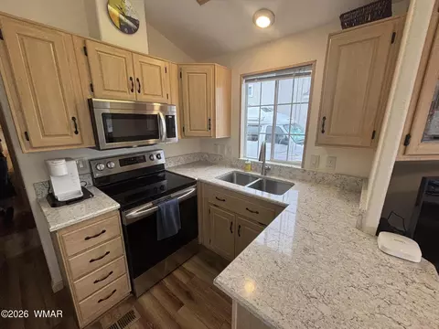 8247 Bogie Loop, Show Low, AZ 85901 photo 9