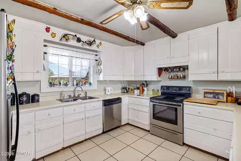 Kitchen - 121 S Sheldon Ave, Springerville, AZ 85938 photo 2 of 4