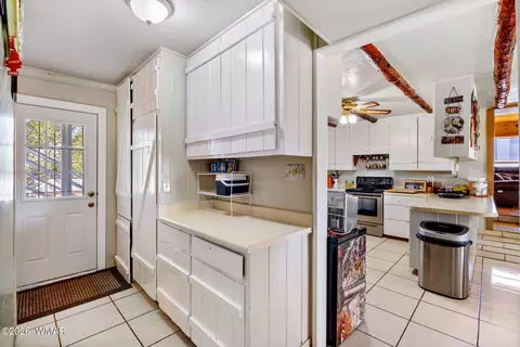 Entry Way - 121 S Sheldon Ave, Springerville, AZ 85938 photo 1 of 1