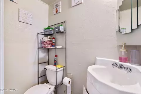 Bath - 121 S Sheldon Ave, Springerville, AZ 85938 photo 1 of 5