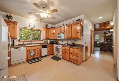 Kitchen - 15 County Road 2019, Nutrioso, AZ 85932 photo 1 of 3
