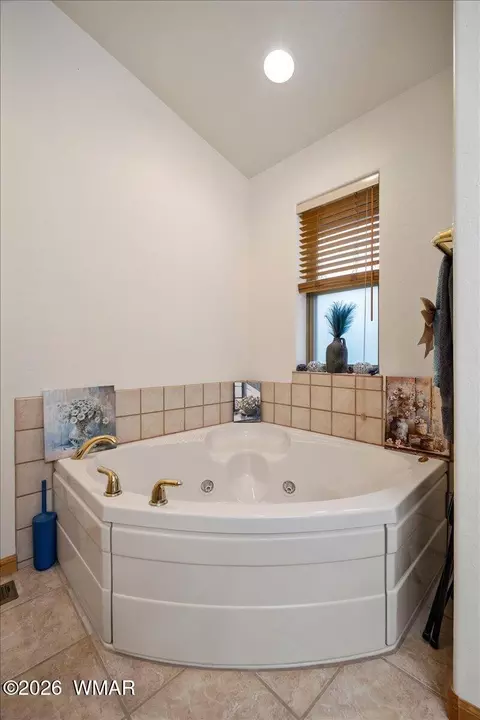 Bath - 15 County Road 2019, Nutrioso, AZ 85932 photo 3 of 3