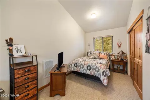 Bedroom - 15 County Road 2019, Nutrioso, AZ 85932 photo 2 of 4