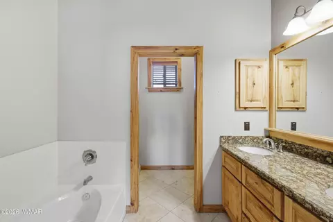 Bath - 3033 Aspen Rd, Overgaard, AZ 85933 photo 7 of 9