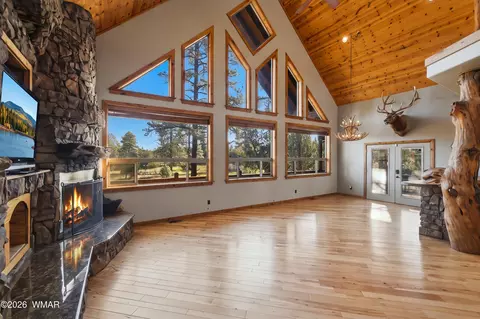 Living - 3033 Aspen Rd, Overgaard, AZ 85933 photo 1 of 7