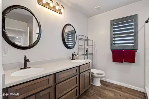 Bath - 38 E 5th St, Eagar, AZ 85925 photo 2 of 3