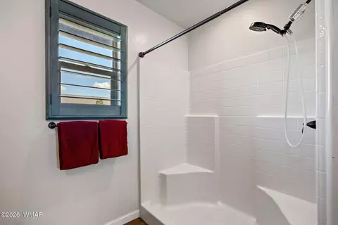 Bath - 38 E 5th St, Eagar, AZ 85925 photo 3 of 3