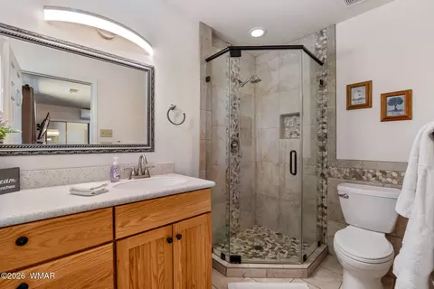 Bath - 1094 W 7th Ln, Eagar, AZ 85925 photo 2 of 2