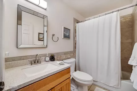 Bath - 1094 W 7th Ln, Eagar, AZ 85925 photo 1 of 2