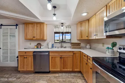 Kitchen - 1094 W 7th Ln, Eagar, AZ 85925 photo 3 of 3