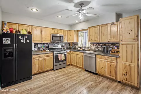Kitchen - 118 S Highway 180, Springerville, AZ 85938 photo 1 of 1