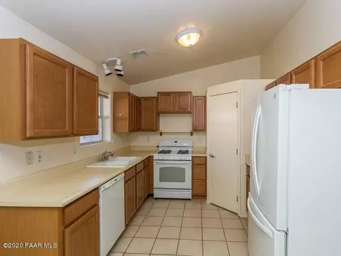 20104 E Hereford Dr, Mayer, AZ 86333 photo 5