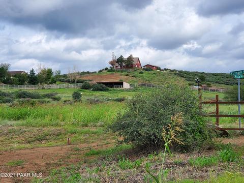 11215 E Putnum Dr, Mayer, AZ 86333 photo 1