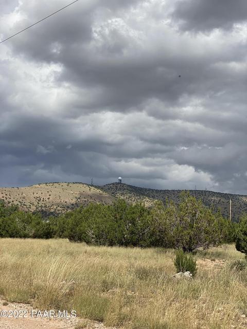 25985 W Hillcrest Dr, Seligman, AZ 86337