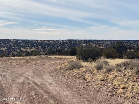 8362 Sharp Knife Rd, Williams, AZ 86046 photo 4