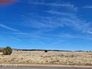 30 E Peterson Rd, Paulden, AZ 86334 photo 1