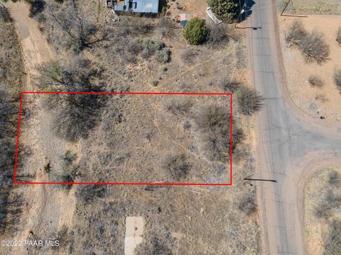 16812 S Gadsden Rd, Mayer, AZ 86333
