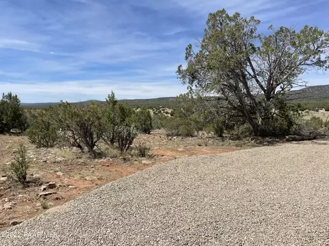 54496 N Calle Reposa, Seligman, AZ 86337