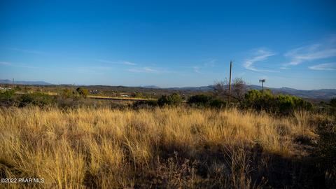 8495 S Walden Blvd, Wilhoit, AZ 86332